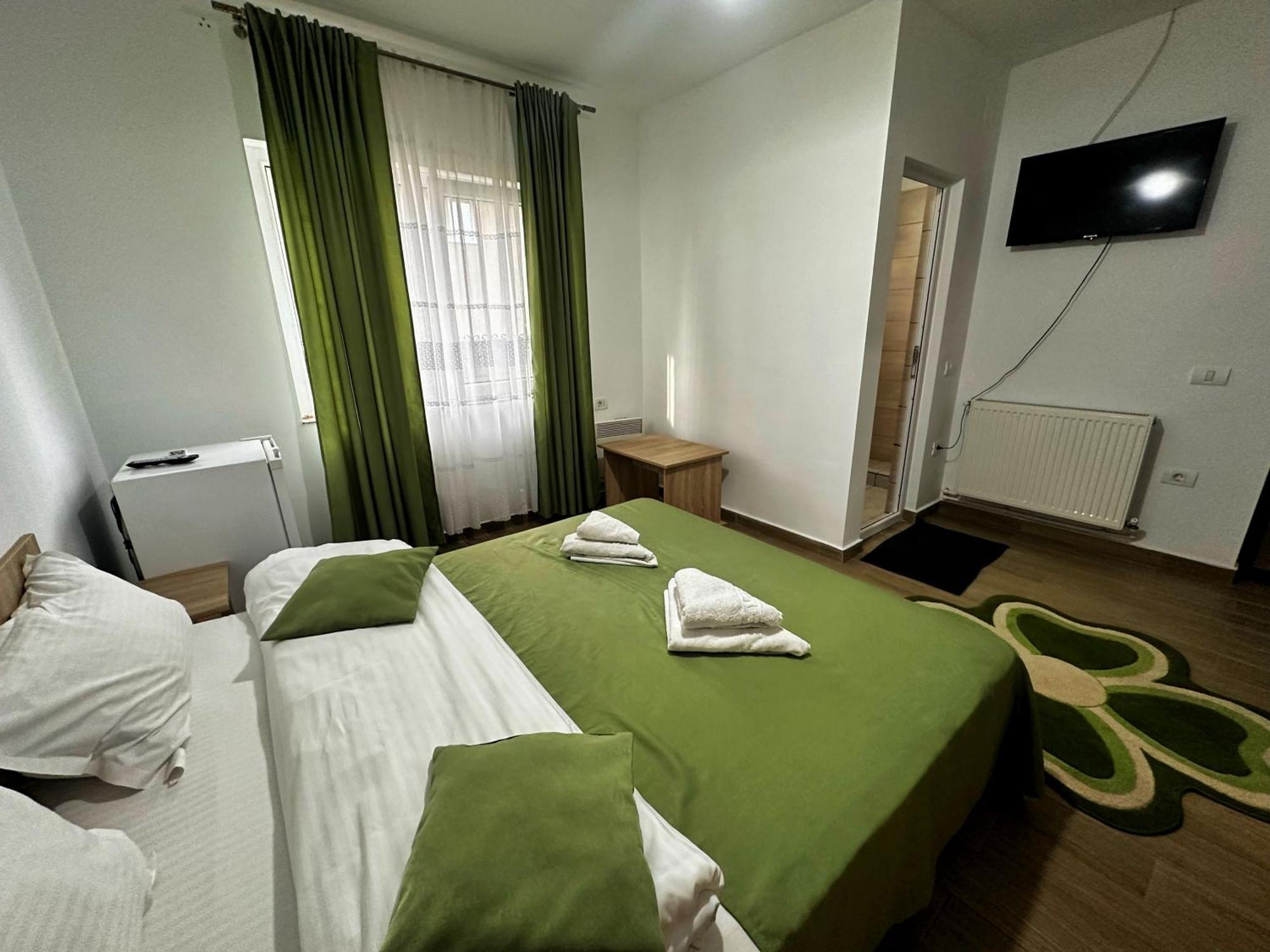 Hotel Casa Enka à Tuzla Extérieur photo